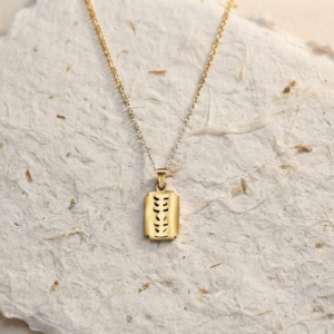 Sterling Silver MOM Razor Blade Necklace, Personalized Minimalist Pendant, Edgy Mother’s Day Jewelry, Unique Custom Gift for Mom, 925 Silver