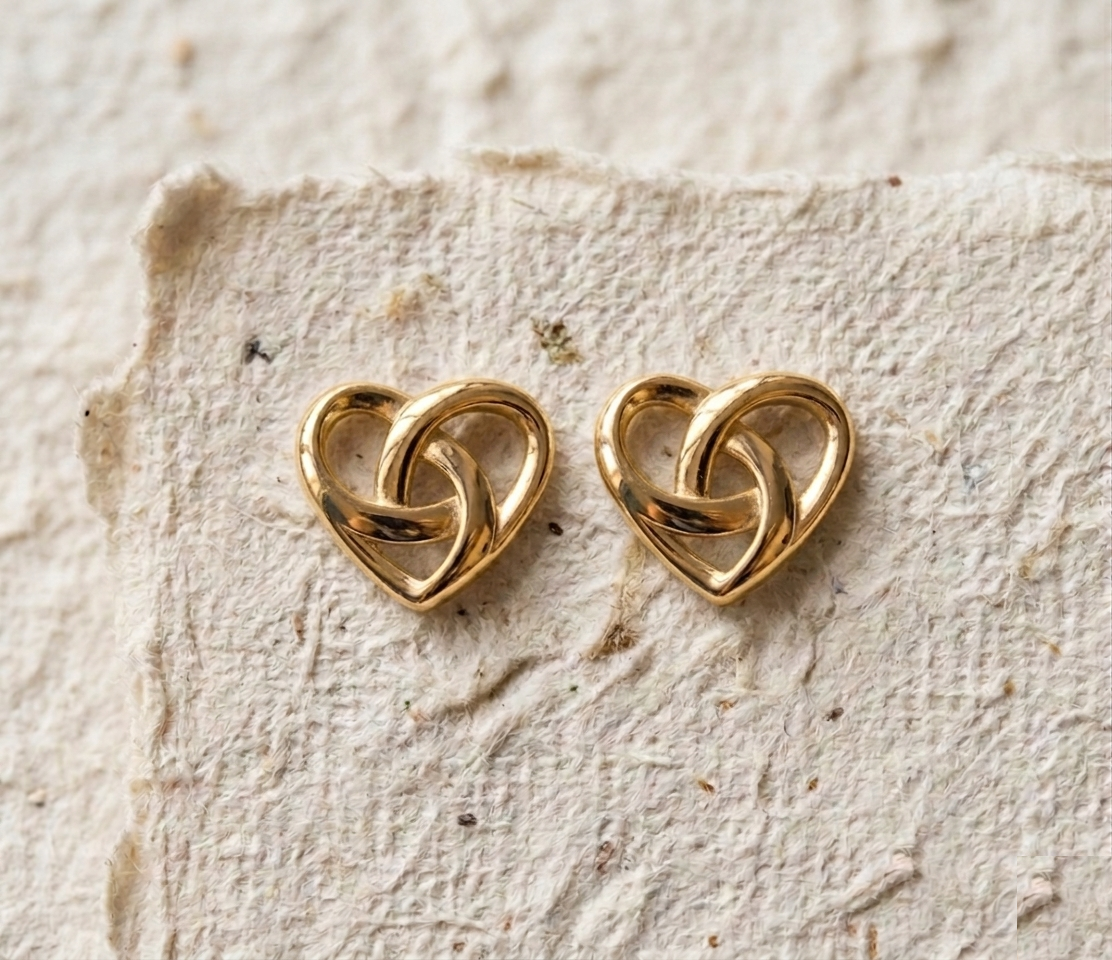 925 Sterling Silver Heart Stud Earrings - Dainty Interlocking Heart Studs - Celtic Knot Heart Earrings - Minimalist Jewelry - Gift for Her