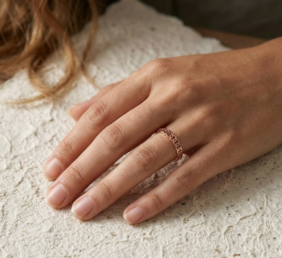 Interlocking Circle Ring for Women, Delicate Infinity Chain Wedding Band, Minimalist Dainty Stacking Ring, Women Jewelry Gift - Image 4