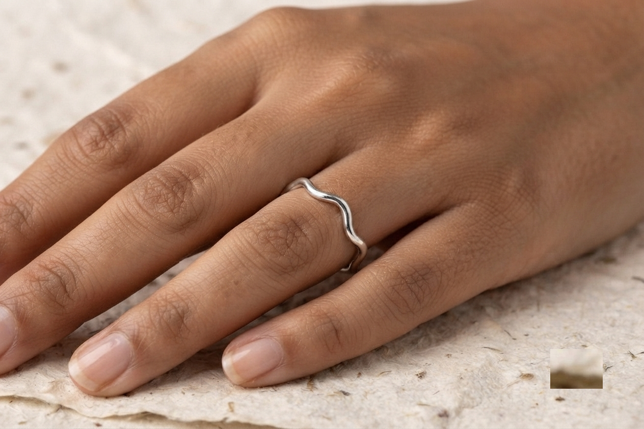 Dainty Wavy Ring, 925 Sterling Silver Stacking Band, Minimalist Curved Wave Ring, Thin Geometric Thumb Ring, Handmade Everyday Jewelry - Image 4
